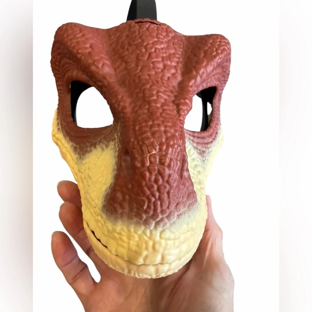 Mattel Jurassic World Velociraptor Chomping Mask – Dinosaur Mask Moving Jaw‎